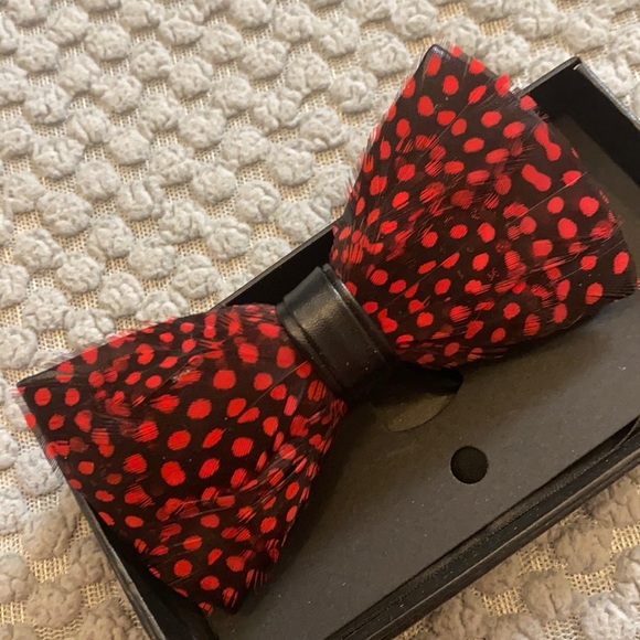 Feather bow tie holiday collection - Picture 2 of 5